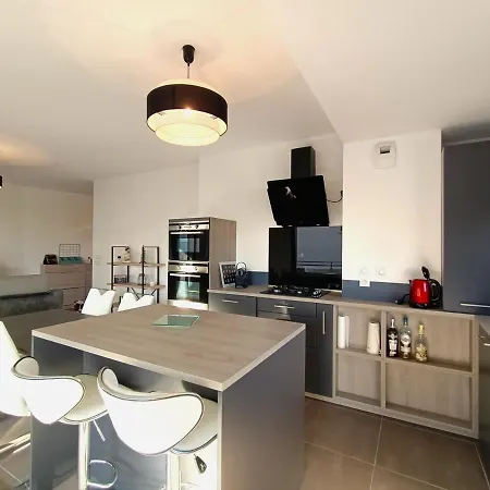 Appartement Lumineux T3 Avec Terrasse, A 2 Pas Du Lac, Garage Prive, Proche Grand Port ! - Fr-1-555-82 Aix-les-Bains