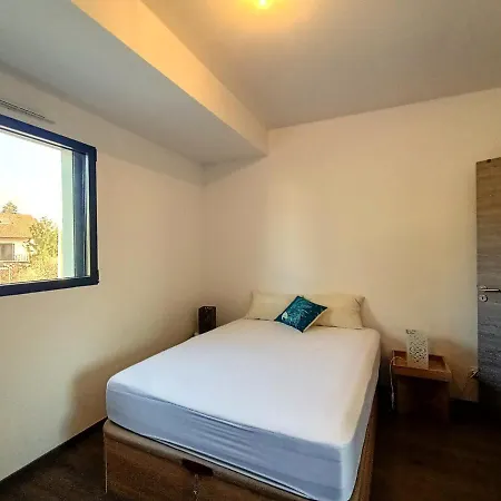 Lumineux T3 Avec Terrasse, A 2 Pas Du Lac, Garage Prive, Proche Grand Port ! - Fr-1-555-82 Appartement